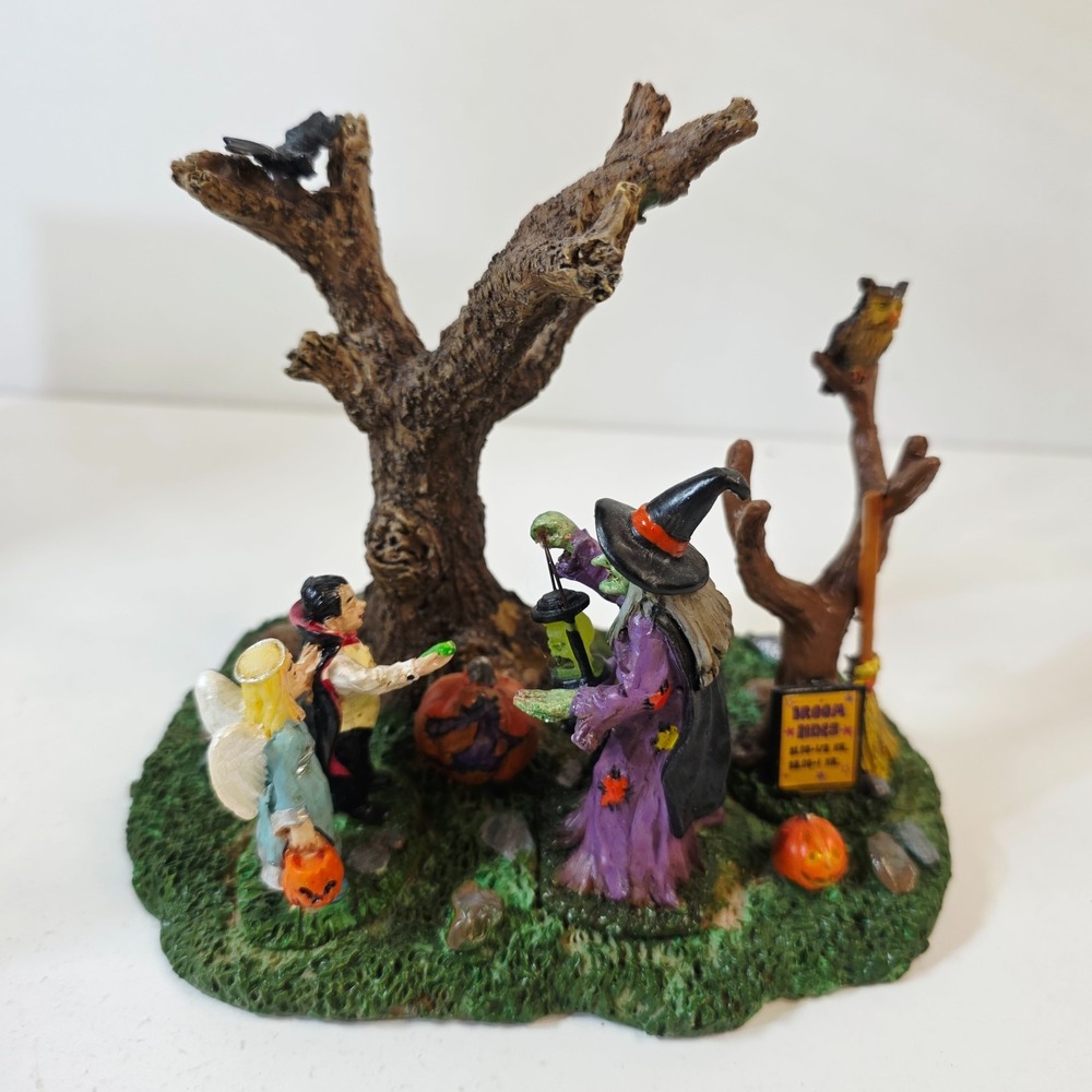 2009 Lemax Spooky Town Village Broom Rides Witch Table Accent Retired